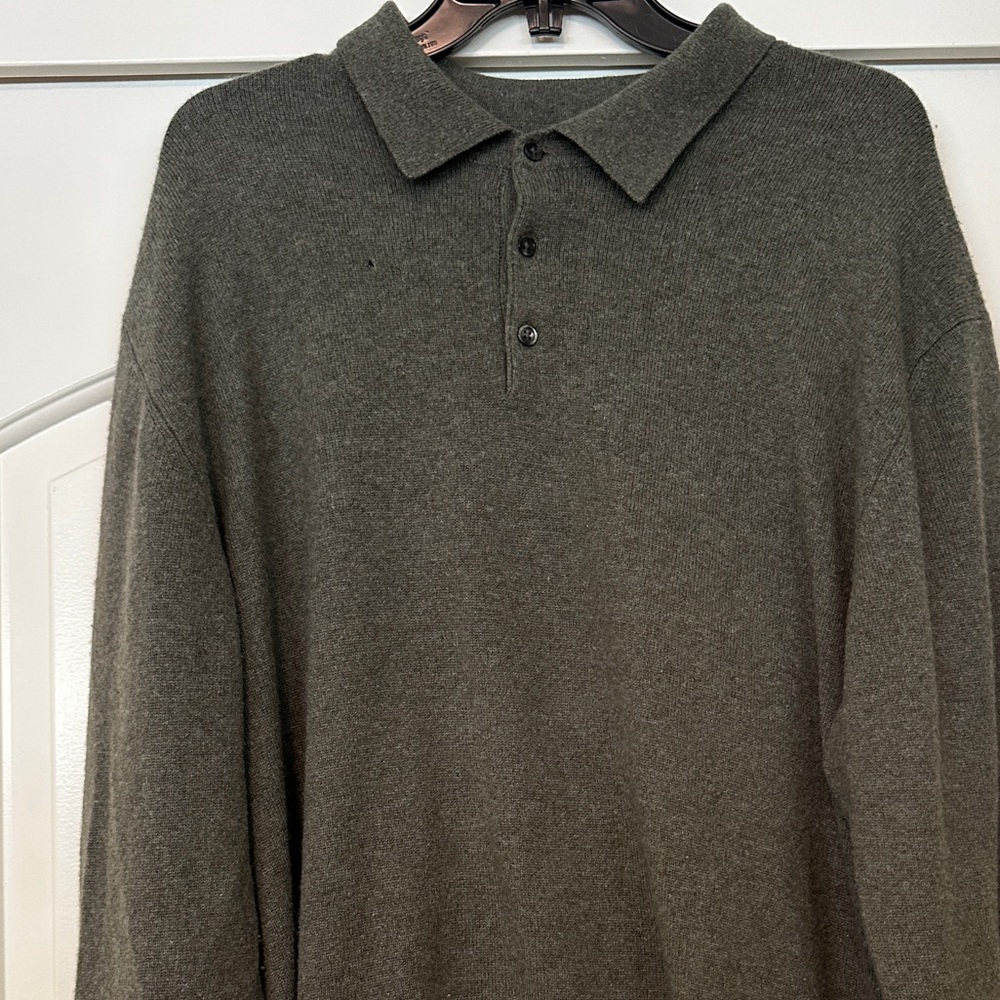 Joseph & Lyman Men’s cashmere collared sweater, olive green